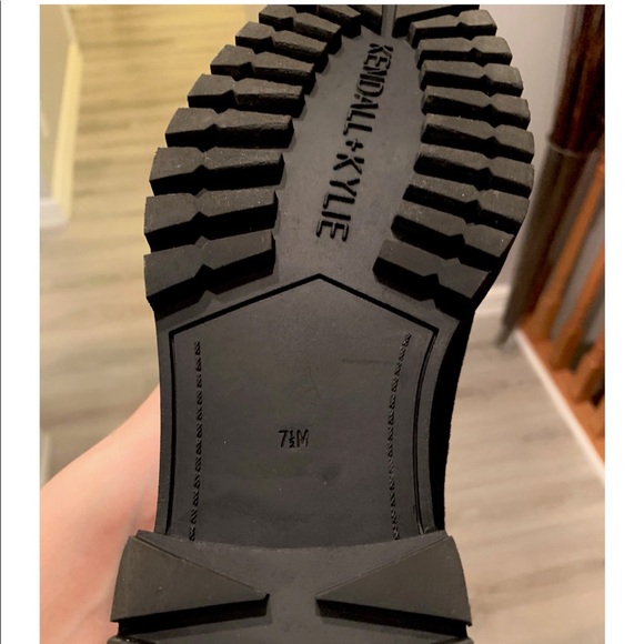 Kendall + Kylie boots - Picture 2 of 5